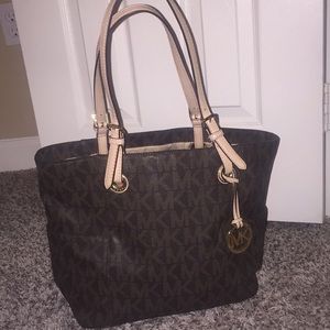 MK PURSE